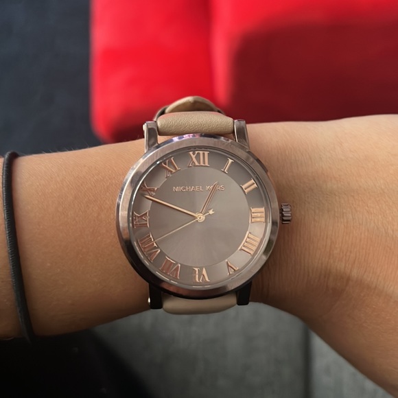 Michael Kors Watch - Picture 3 of 5